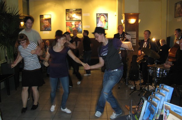 Caf Saaran swingbileet elvn orkesterin tahtiin.